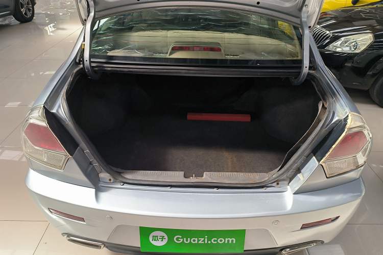 Used Soueast V3 Lingyue 2012 Revised Version 1.5L Manual Luxury Edition Trunk