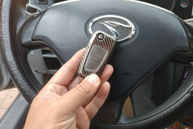 Used Soueast V3 Lingyue 2012 1.5L Manual New Happiness Edition Vehicle Key