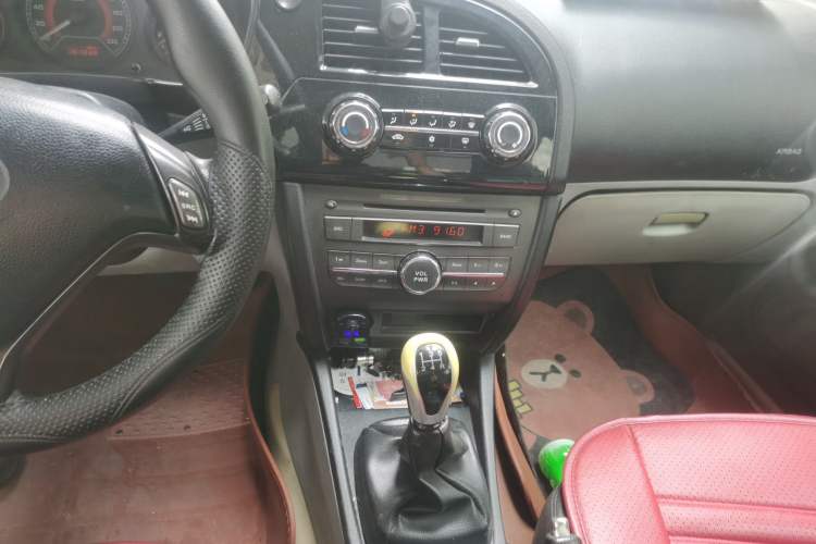 Used Soueast V3 Lingyue 2012 Revised Version 1.5L Manual – Style Edition Audio And AC Panel