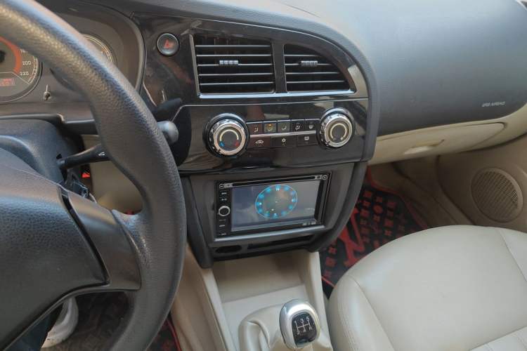 Used Soueast V3 Lingyue 2012 1.5L Manual Comfort Edition Audio And AC Panel