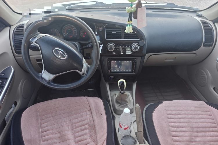 Used Soueast V3 Lingyue 2012 Revised Version 1.5L Manual Comfort Edition Center Console
