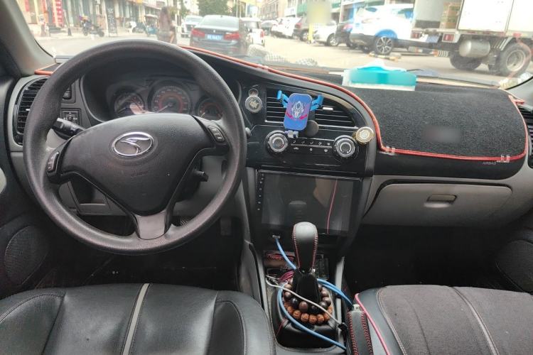 Used Soueast V3 Lingyue 2012 1.5L Manual New Happiness Edition Center Console