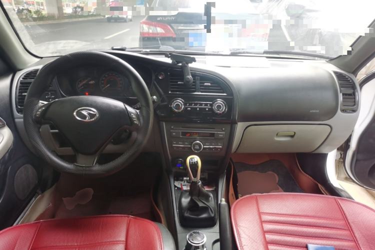 Used Soueast V3 Lingyue 2012 Revised Version 1.5L Manual – Style Edition Center Console