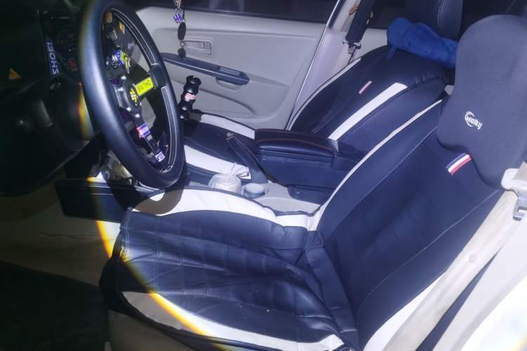 Used Soueast V3 Lingyue 2012 1.5L Manual Happiness Edition Driver Seat