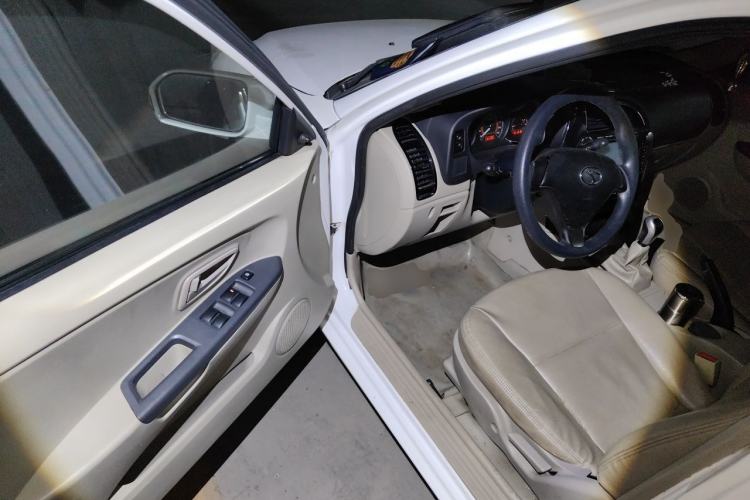 Used Soueast V3 Lingyue 2012 1.5L Manual Luxury Edition Driver Seat