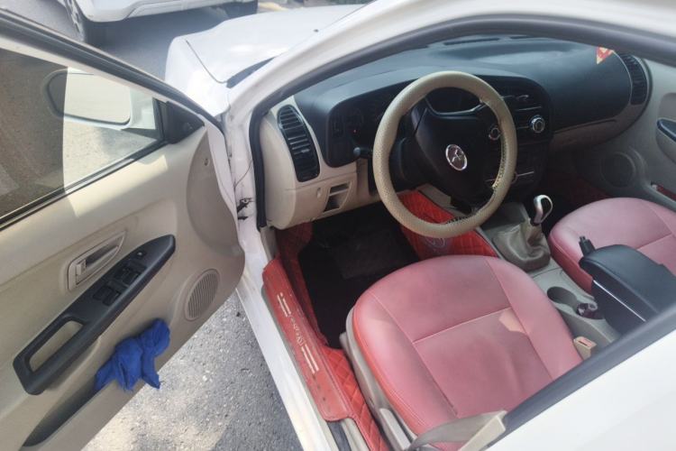 Used Soueast V3 Lingyue 2012 Revised Version 1.5L Manual Comfort Edition Driver Seat