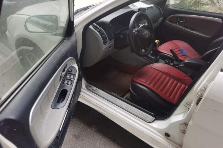 Used Soueast V3 Lingyue 2012 Revised Version 1.5L Manual – Style Edition Driver Seat