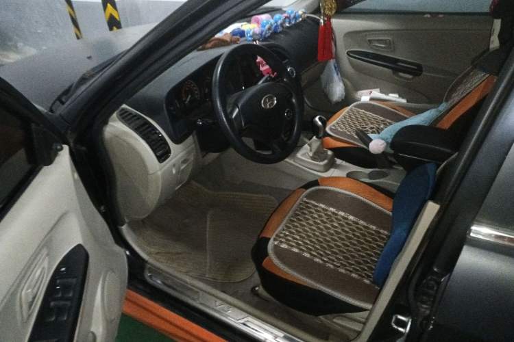 Used Soueast V3 Lingyue 2012 1.5L Manual Comfort Edition Driver Seat