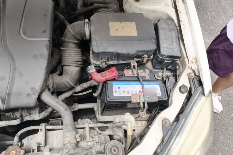 Used Soueast V3 Lingyue 2012 1.5L Manual Comfort Edition Engine Bay Left