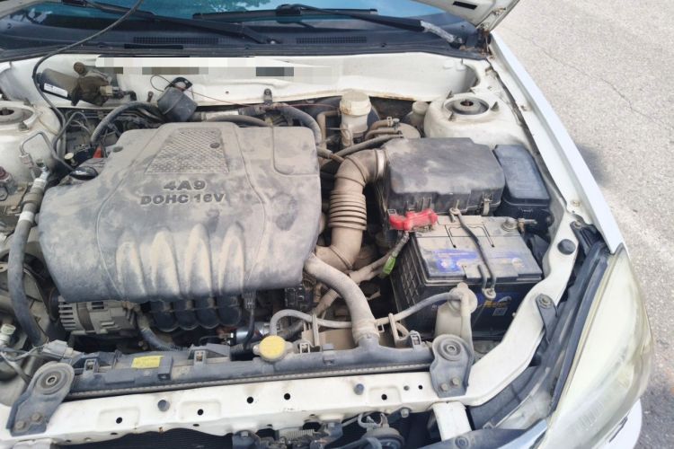 Used Soueast V3 Lingyue 2012 Revised Version 1.5L Manual Comfort Edition Engine Bay Left