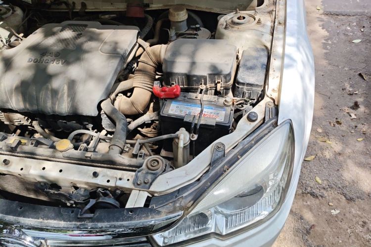 Used Soueast V3 Lingyue 2012 1.5L Manual Comfort Edition Engine Bay Left