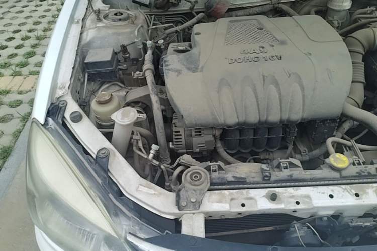 Used Soueast V3 Lingyue 2012 Revised Version 1.5L Manual Comfort Edition Engine Bay Left