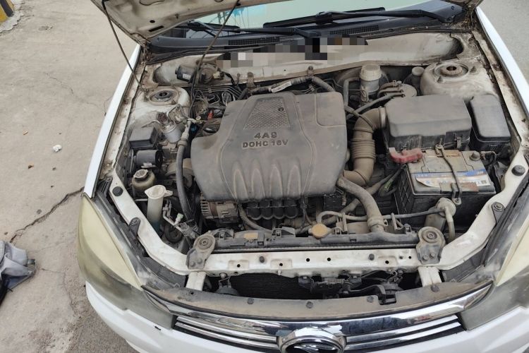 Used Soueast V3 Lingyue 2012 1.5L Manual New Happiness Edition Engine Bay Right