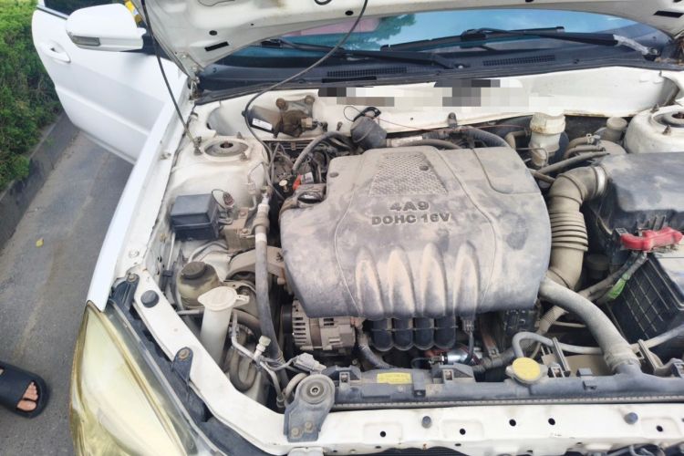 Used Soueast V3 Lingyue 2012 Revised Version 1.5L Manual Comfort Edition Engine Bay Right