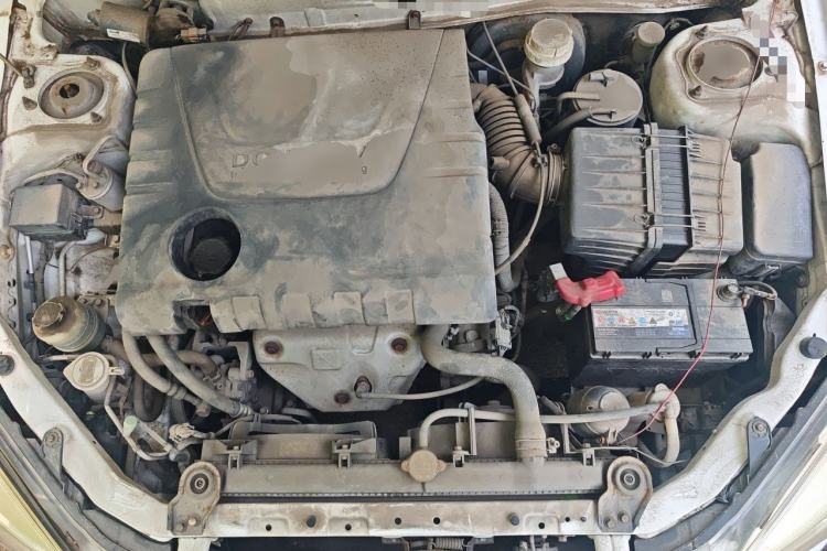 Used Soueast V3 Lingyue 2012 Revised Version 1.5L Manual – Happiness Edition Engine Bay