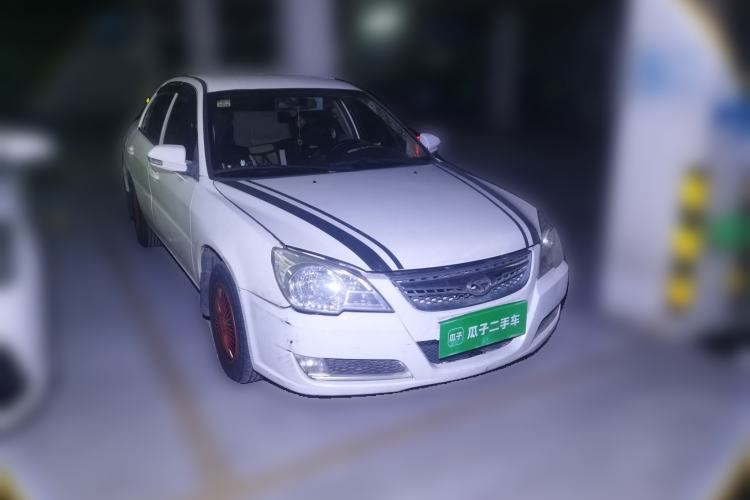 Used Soueast V3 Lingyue 2012 1.5L Manual Happiness Edition Front Right 45 Deg