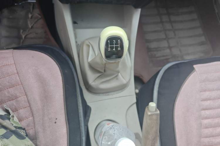 Used Soueast V3 Lingyue 2012 Revised Version 1.5L Manual Comfort Edition Gear Lever