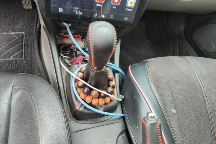 Used Soueast V3 Lingyue 2012 1.5L Manual New Happiness Edition Gear Lever