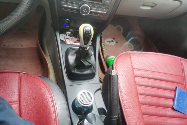 Used Soueast V3 Lingyue 2012 Revised Version 1.5L Manual – Style Edition Gear Lever
