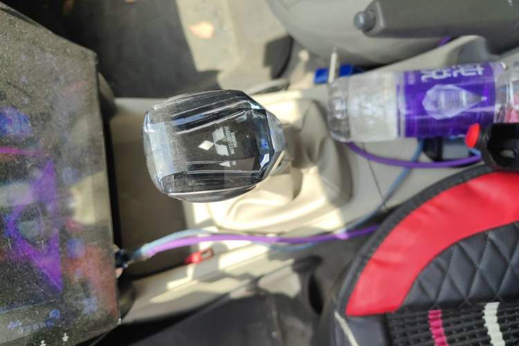Used Soueast V3 Lingyue 2012 1.5L Manual New Happiness Edition Gear Lever
