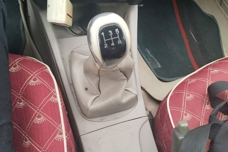 Used Soueast V3 Lingyue 2012 Revised Version 1.5L Manual Comfort Edition Gear Lever