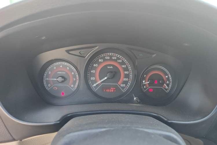 Used Soueast V3 Lingyue 2012 Revised Version 1.5L Manual Comfort Edition Instrument Cluster