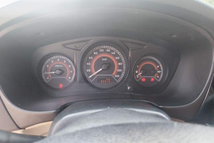 Used Soueast V3 Lingyue 2012 Revised Version 1.5L Manual Comfort Edition Instrument Cluster