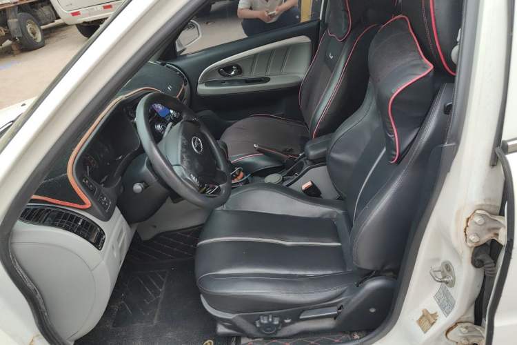 Used Soueast V3 Lingyue 2012 1.5L Manual New Happiness Edition Left Front Seat