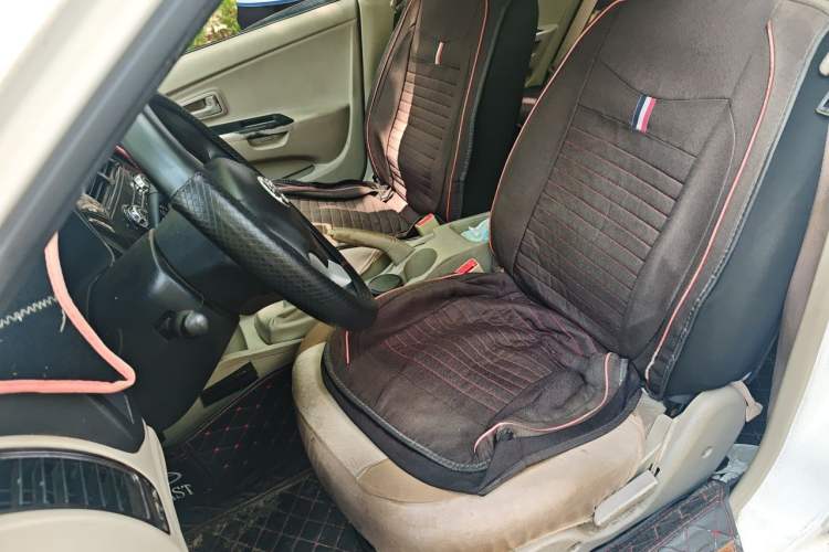 Used Soueast V3 Lingyue 2012 Revised Version 1.5L Manual – Happiness Edition Left Front Seat