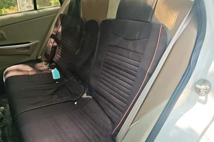 Used Soueast V3 Lingyue 2012 Revised Version 1.5L Manual – Happiness Edition Left Rear Seat