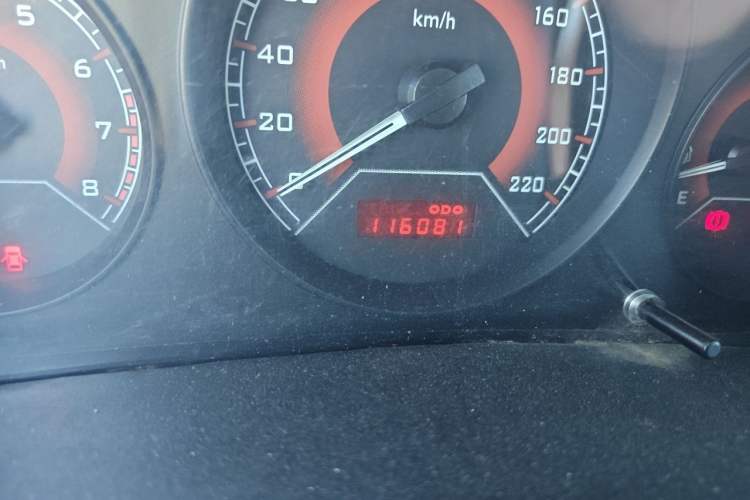 Used Soueast V3 Lingyue 2012 Revised Version 1.5L Manual Comfort Edition Odometer Close Up