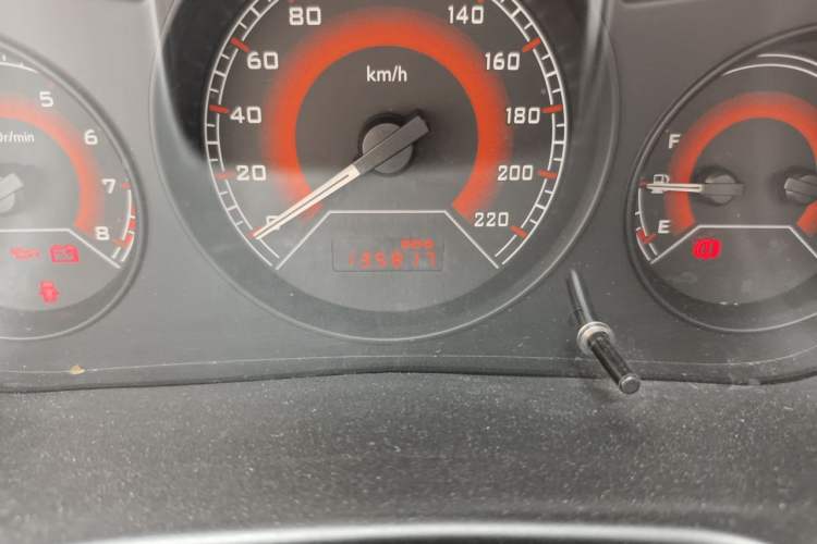 Used Soueast V3 Lingyue 2012 1.5L Manual Comfort Edition Odometer Close Up