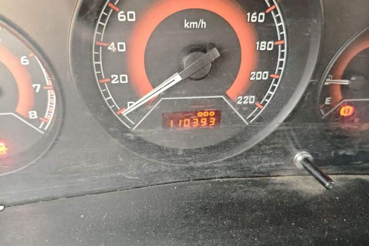 Used Soueast V3 Lingyue 2012 1.5L Manual Comfort Edition Odometer Close Up