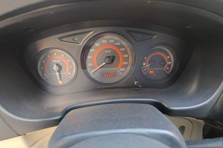 Used Soueast V3 Lingyue 2012 1.5L Manual Comfort Edition Odometer Close Up