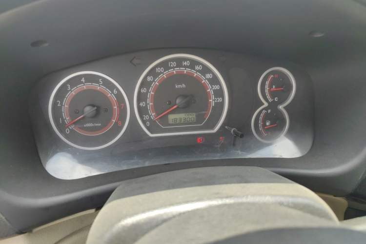 Used Soueast V3 Lingyue 2012 1.5L Manual New Happiness Edition Odometer Close Up