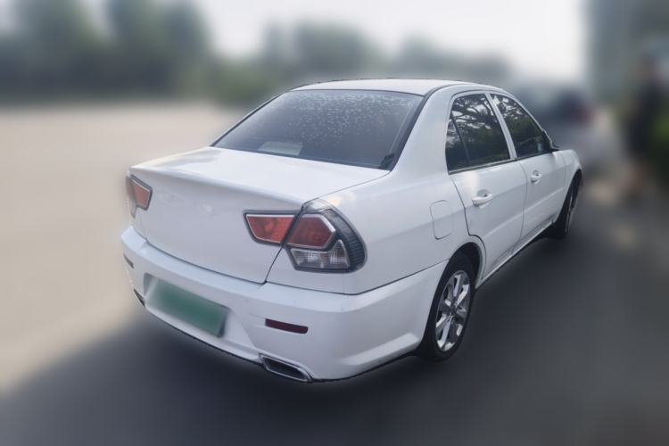 Used Soueast V3 Lingyue 2012 Revised Version 1.5L Manual Comfort Edition Rear Right 45 Deg