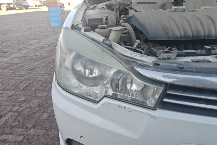Used Soueast V3 Lingyue 2012 Revised Version 1.5L Manual Comfort Edition Right Front Headlight