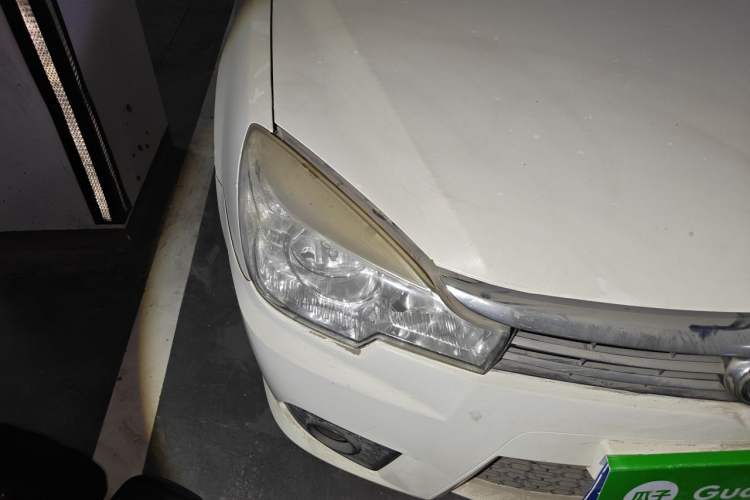Used Soueast V3 Lingyue 2012 1.5L Manual Comfort Edition Right Front Headlight