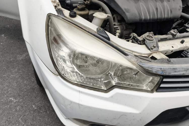 Used Soueast V3 Lingyue 2012 1.5L Manual Comfort Edition Right Front Headlight