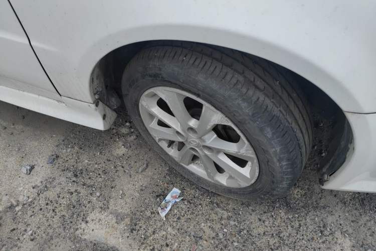 Used Soueast V3 Lingyue 2012 1.5L Manual New Happiness Edition Right Front Wheel Hub