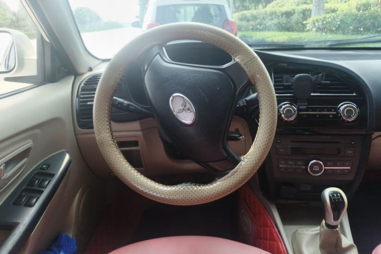 Used Soueast V3 Lingyue 2012 Revised Version 1.5L Manual Comfort Edition Steering Wheel