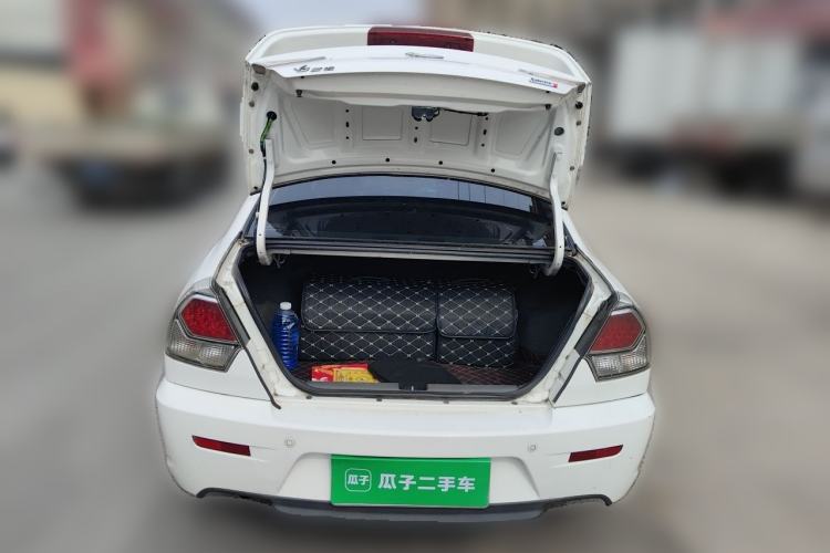 Used Soueast V3 Lingyue 2012 1.5L Manual New Happiness Edition Trunk