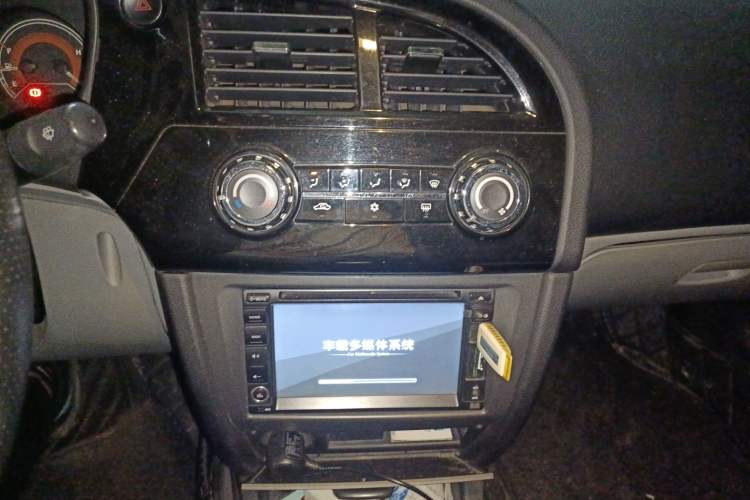 Used Soueast V3 Lingyue 2012 Revised Version 1.5L Manual – Style Edition Audio And AC Panel