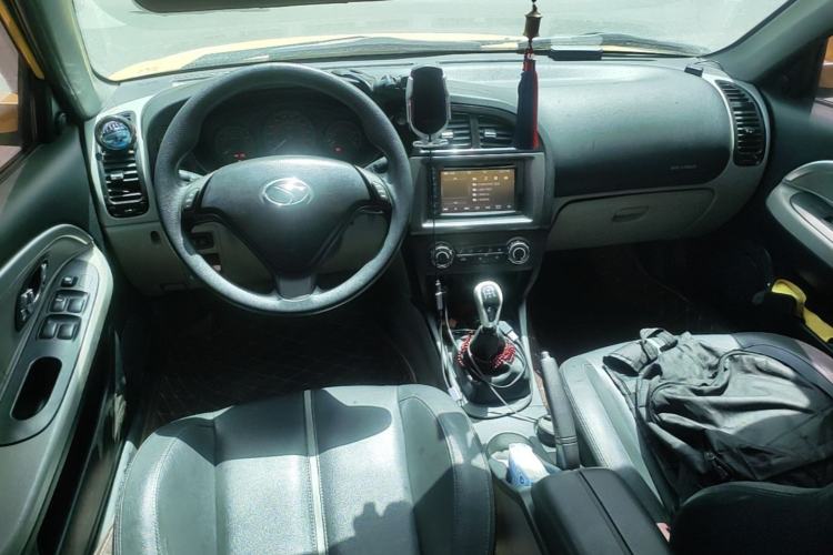Used Soueast V3 Lingyue 2012 1.5L Manual Flagship Edition Center Console
