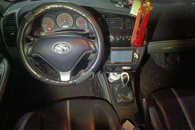Used Soueast V3 Lingyue 2012 Revised Version 1.5L Manual – Style Edition Center Console