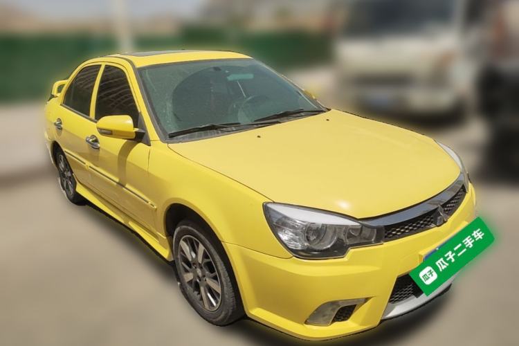 Used Soueast V3 Lingyue 2012 1.5L Manual Flagship Edition Front Right 45 Deg