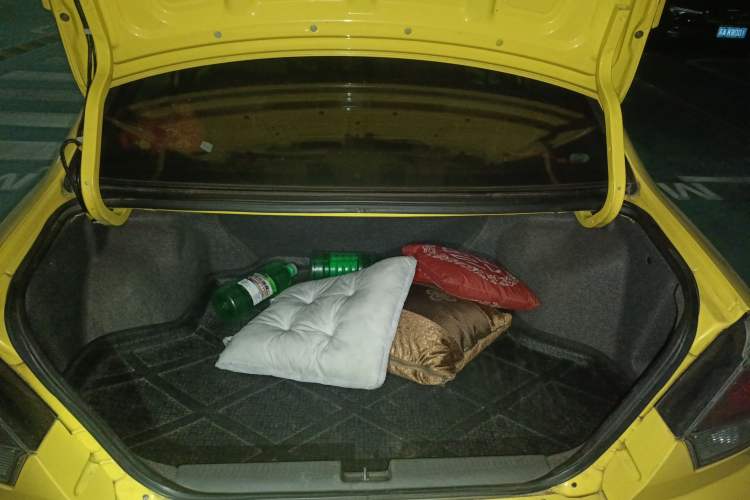 Used Soueast V3 Lingyue 2012 Revised Version 1.5L Manual – Style Edition Trunk