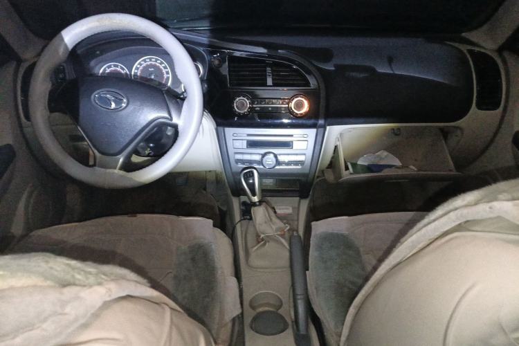 Used Soueast V3 Lingyue 2013 Revised Version 1.5L Manual – Affordable Edition Center Console