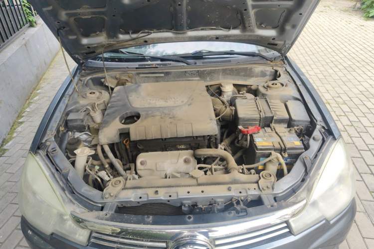 Used Soueast V3 Lingyue 2013 Revised Version 1.5L Manual – Affordable Edition Engine Bay