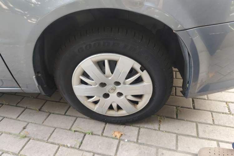Used Soueast V3 Lingyue 2013 Revised Version 1.5L Manual – Affordable Edition Right Front Wheel Hub